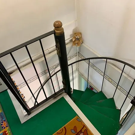 Number 60 Bed & Breakfast