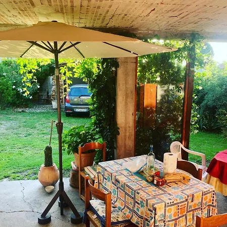 Number 60 Bed & Breakfast *