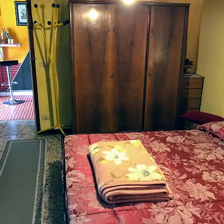 Bed & Breakfast Number 60 *