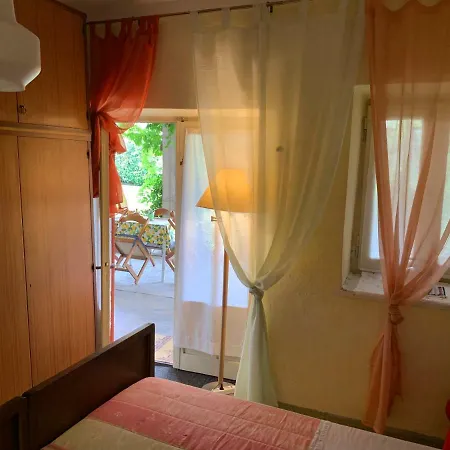 Bed & Breakfast Number 60 *